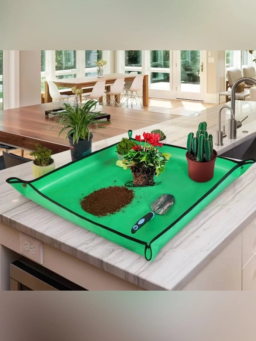 NWT Green Gardening Work / Repotting Mat - Portable Planting Mat